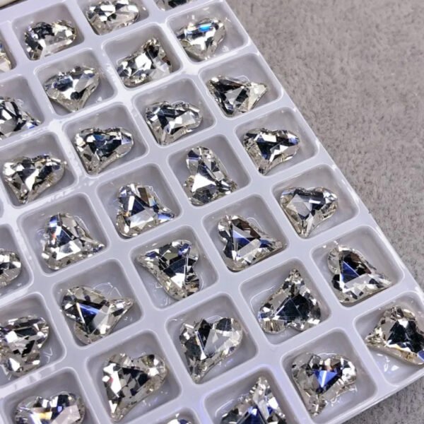 高品K9白色小歪心12颗8+9mm尖底钻1