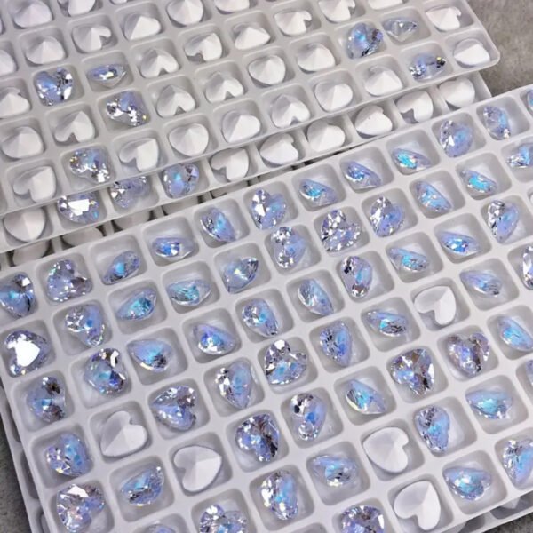 高品摩卡爱心锆石白色15颗8mm尖底钻2