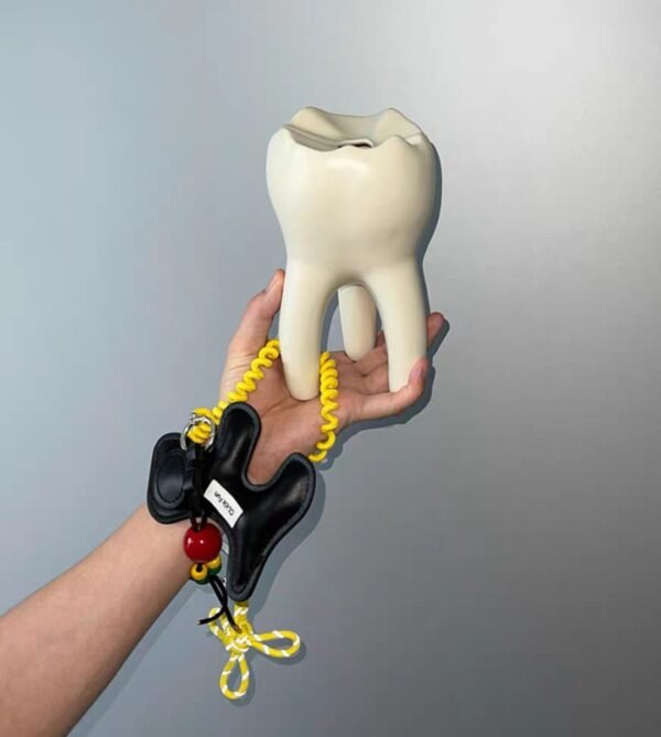 Interesting tooth vase can be used for flower arrangement candle holder  household