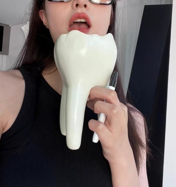 Interesting tooth vase can be used for flower arrangement candle holder  household