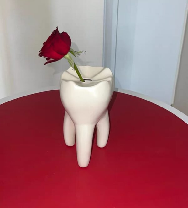 Interesting tooth vase can be used for flower arrangement candle holder  household