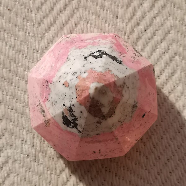 秘鲁蔷薇粉钻石牛奶草莓糖果5 Rodocrosita En forma de diamante Perú Rosa cremoso Cristales naturales Minerales Racimos de especímenes Souvenirs Regalos para parejas amigo Regalos para la familia