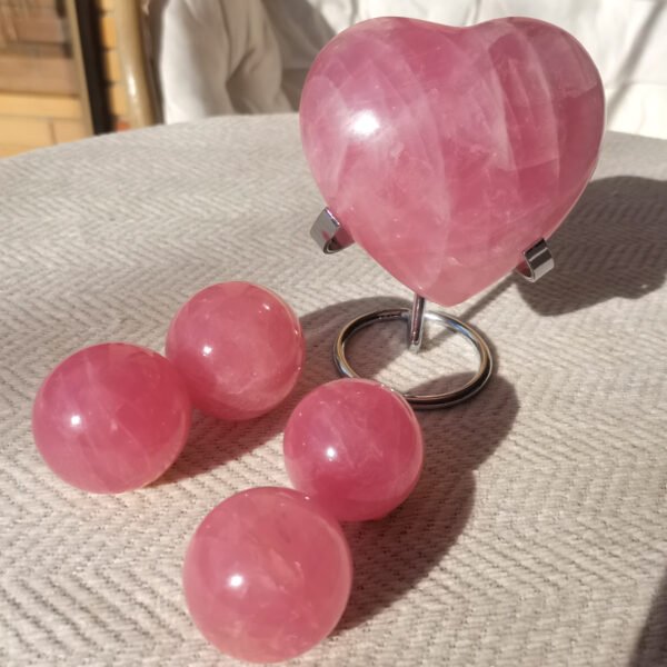 Adorno natural de cuarzo rosa en forma de corazón de Madagascar Grande Pulida a mano Adivinación curativa de cristal Energía cristalina Regalos para parejas regalos para la familia